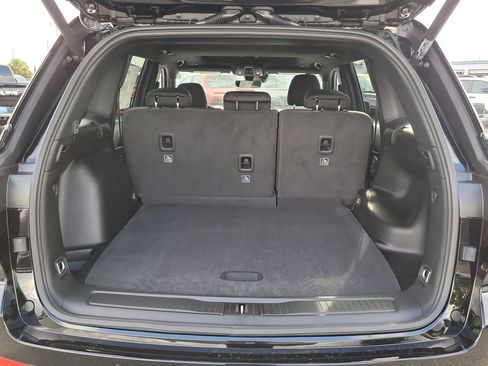 New 2025 Jeep Grand Cherokee Laredo X image 7