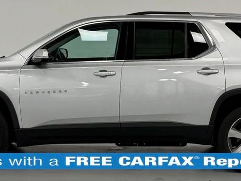 Used 2018 Chevrolet Traverse LT FWD image 2