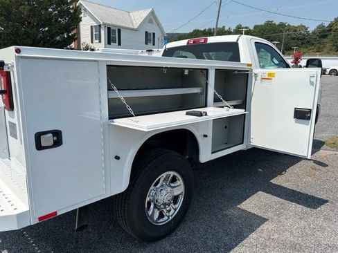 New 2026 RAM 2500 Tradesman w/ Chrome Appearance Group AWD/4WD image 10