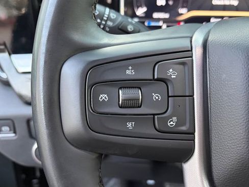 Certified 2025 GMC Sierra 1500 SLT image 6