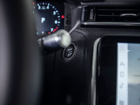 Used 2023 Land Rover Range Rover Velar S image 30