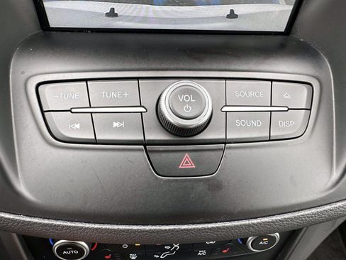 Used 2018 Ford Escape SE w/ SE Sync 3 Package AWD/4WD image 23