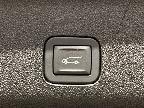 Certified 2026 Cadillac Escalade Platinum Sport image 35