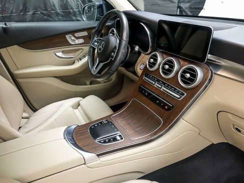 Used 2022 Mercedes-Benz GLC 300 4MATIC w/ Premium Package Lite image 34