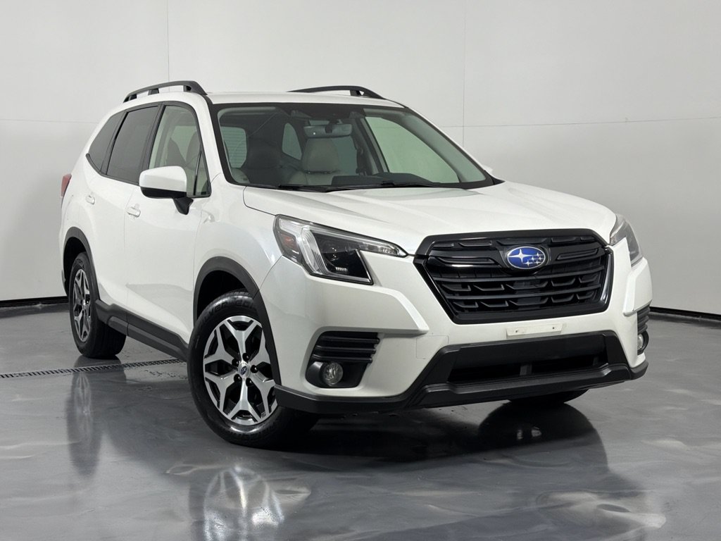 Used 2022 Subaru Forester Premium AWD/4WD image 2