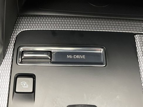 Certified 2025 MAZDA CX-70 Plug-In Hybrid w/ Premium Plus image 17