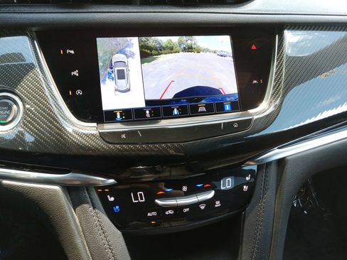 Used 2024 Cadillac XT6 Sport w/ LPO, ONYX Package AWD/4WD image 15