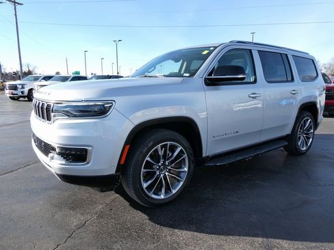 Used 2024 Jeep Wagoneer Series II w/ Premium Group I image 8