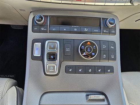 Used 2021 Hyundai Palisade Calligraphy image 24