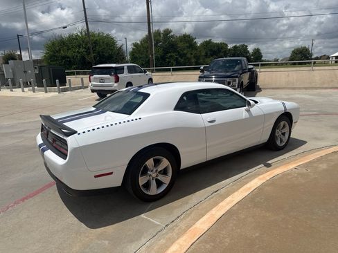 Used 2023 Dodge Challenger SXT RWD image 5