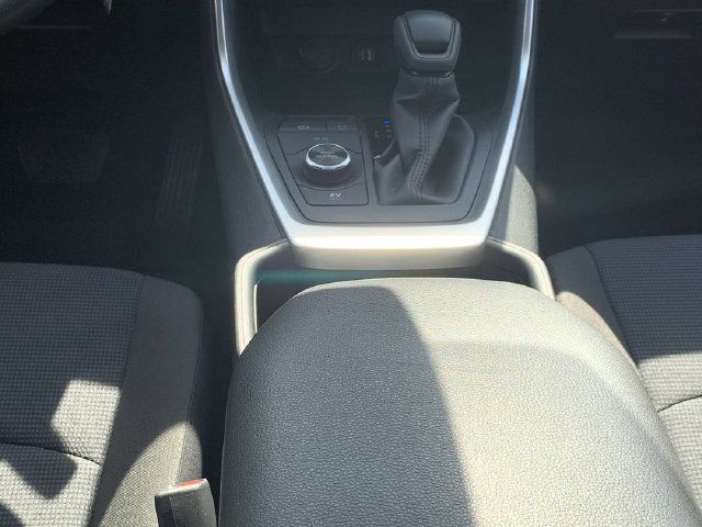 Used 2025 Toyota RAV4 LE AWD/4WD image 27