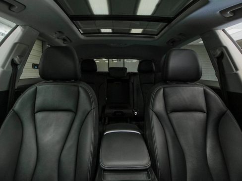 Used 2020 Audi Q8 Premium AWD/4WD image 24