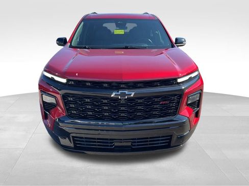 Used 2024 Chevrolet Traverse RS image 3