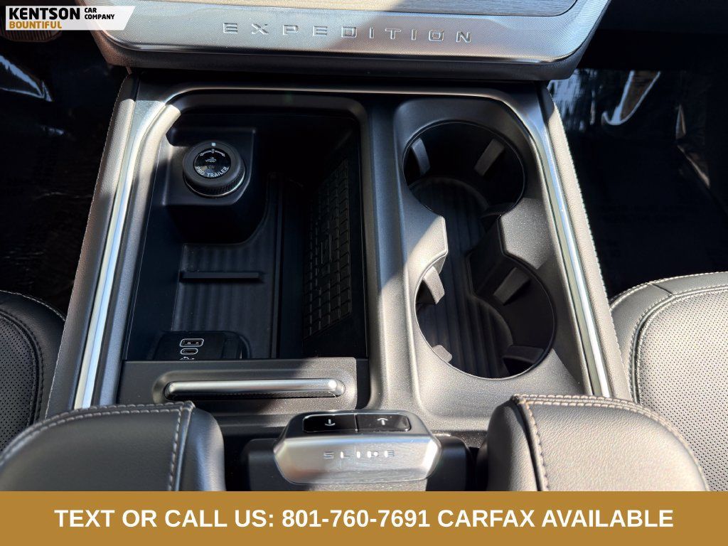 Used 2025 Ford Expedition Max Platinum AWD/4WD image 19