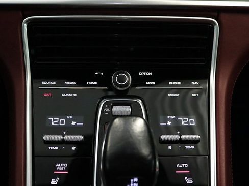 Used 2018 Porsche Panamera 4S image 27