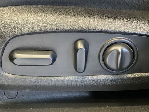 Used 2018 GMC Acadia SLT image 15