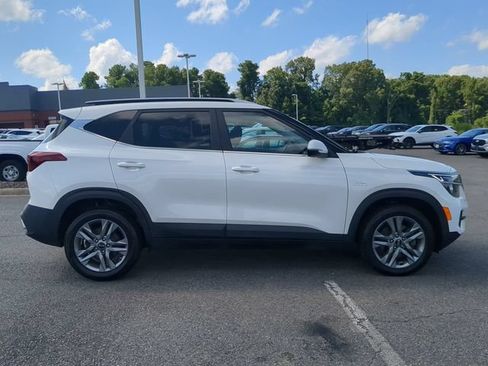 Used 2021 Kia Seltos S AWD/4WD image 3