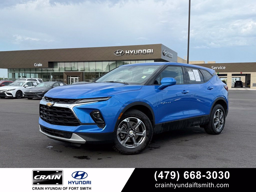 Used 2025 Chevrolet Blazer LT AWD/4WD image 1