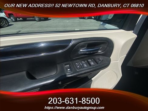 Used 2019 Dodge Grand Caravan SE FWD image 13