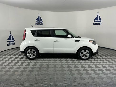 Used 2018 Kia Soul FWD image 6