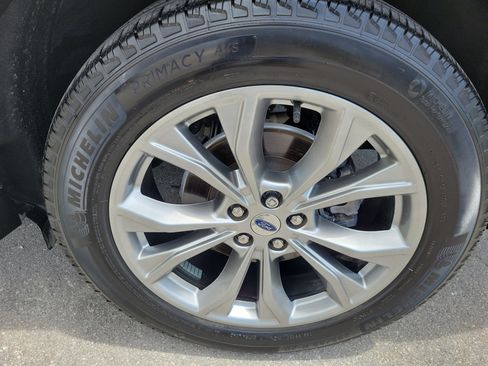 Used 2024 Ford Explorer XLT w/ Equipment Group 202A RWD image 31