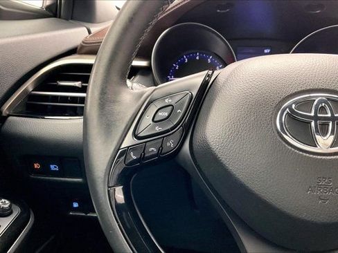 Used 2019 Toyota C-HR Limited image 21