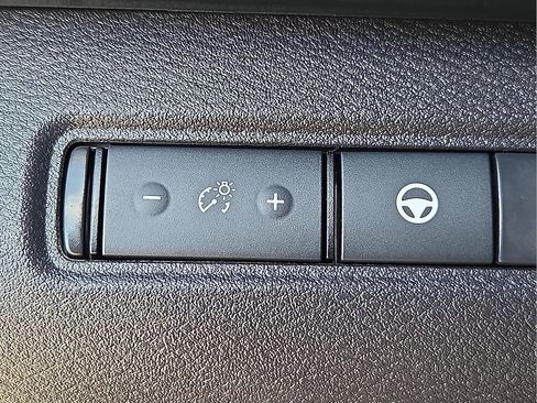 Used 2024 Nissan Pathfinder SV image 22