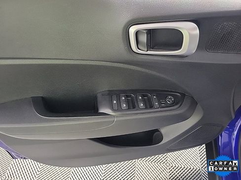 Used 2020 Hyundai Venue SEL image 13