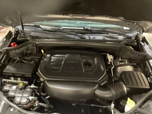 Used 2021 Jeep Grand Cherokee Laredo AWD/4WD image 35