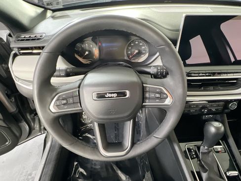 Used 2023 Jeep Compass Limited AWD/4WD image 11