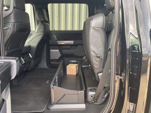 Used 2024 Ford F150 Platinum image 23