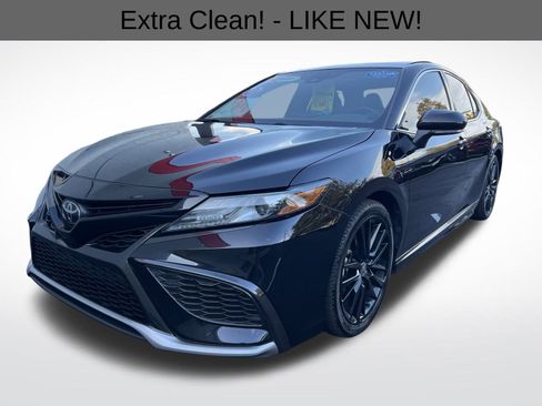 Used 2022 Toyota Camry XSE image 5