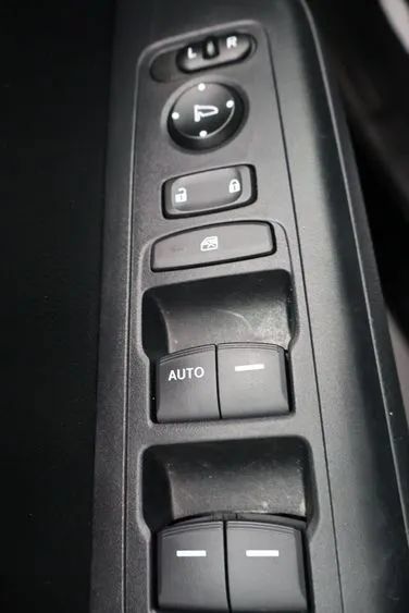 Used 2025 Honda CR-V LX image 18