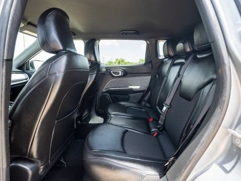 Used 2023 Jeep Compass Latitude AWD/4WD image 9