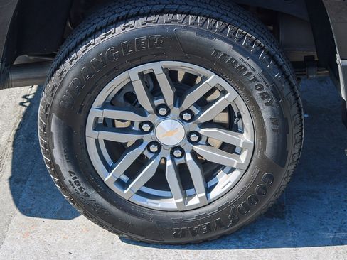 Used 2023 Chevrolet Colorado LT image 13