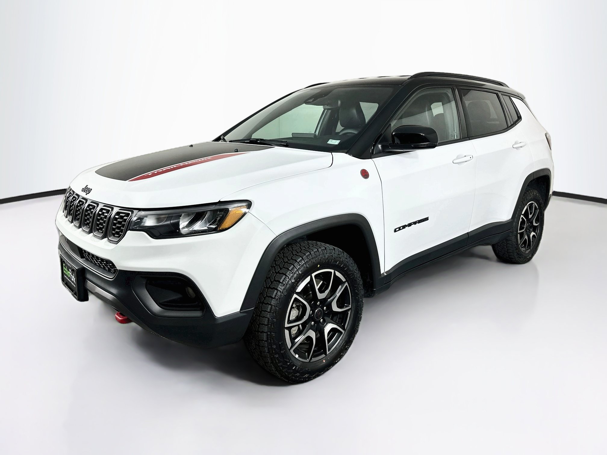Used 2025 Jeep Compass Trailhawk AWD/4WD image 3