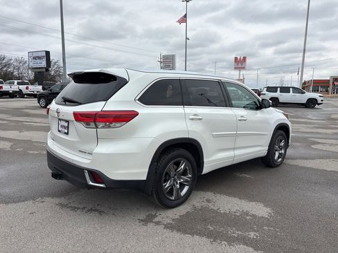 Used 2018 Toyota Highlander Limited image 3