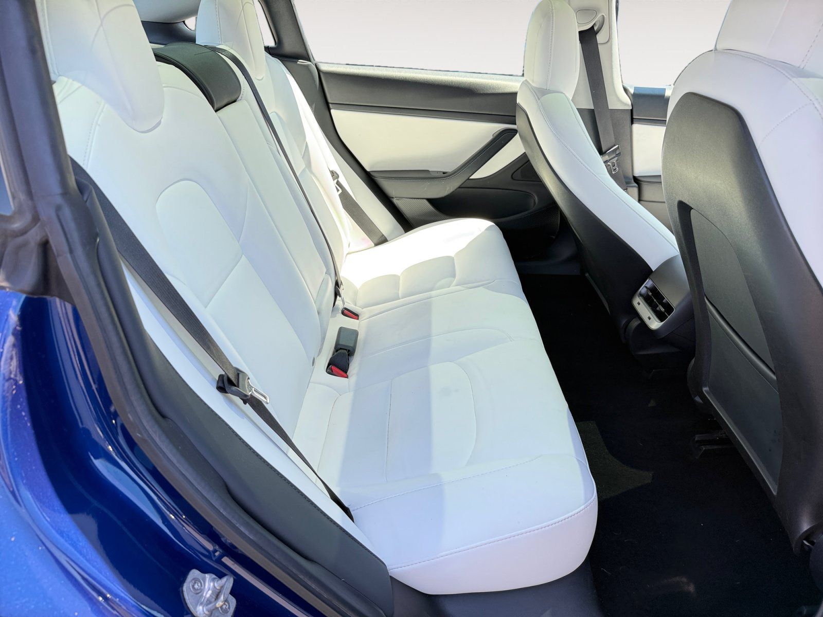 Used 2020 Tesla Model 3 Standard Range Plus RWD image 18