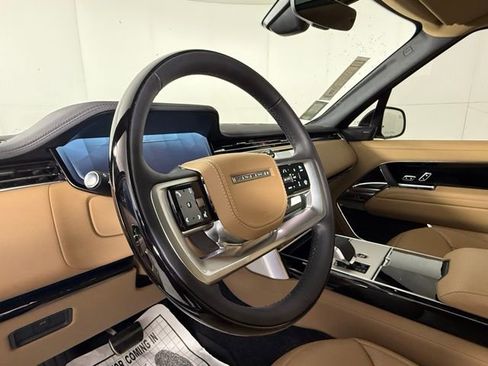 New 2025 Land Rover Range Rover Long Wheelbase SE image 11