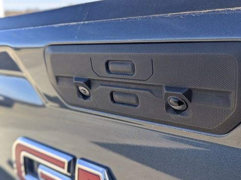 Used 2020 GMC Sierra 1500 SLT w/ SLT Premium Plus Package image 18