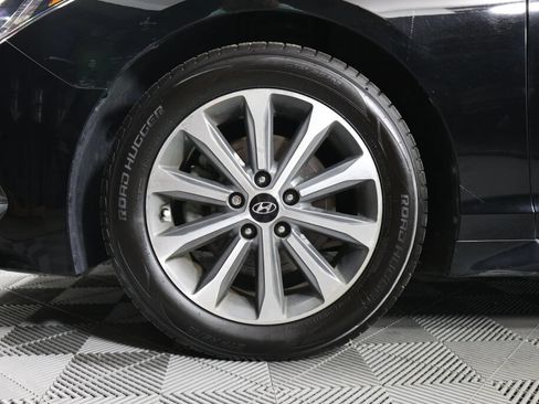 Used 2016 Hyundai Sonata Limited w/ Option Group 04 FWD image 9