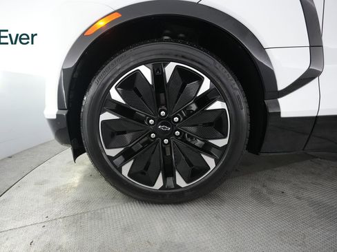 Used 2024 Chevrolet Blazer EV RS RWD image 19