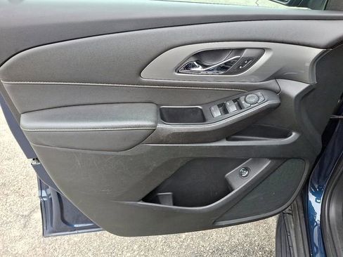 Used 2023 Chevrolet Traverse LT image 10