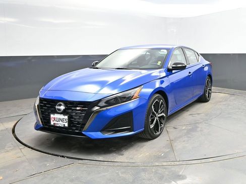 Used 2025 Nissan Altima 2.5 SR image 5