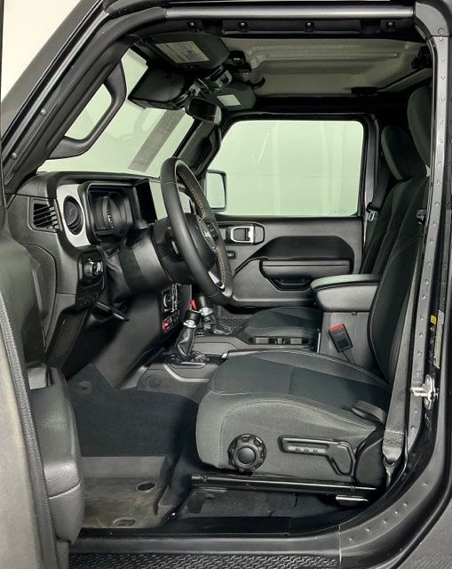 Used 2024 Jeep Gladiator Sport AWD/4WD image 13