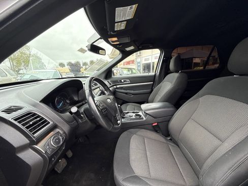 Used 2019 Ford Explorer XLT w/ Equipment Group 201A image 3