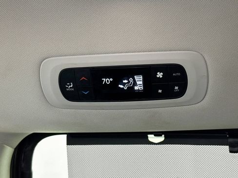 Used 2019 Chrysler Pacifica Touring Plus w/ Advanced Safetytec Group FWD image 26