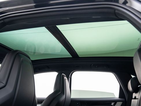 Certified 2025 Porsche Cayenne image 18