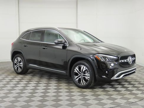 Certified 2025 Mercedes-Benz GLA 250 image 3