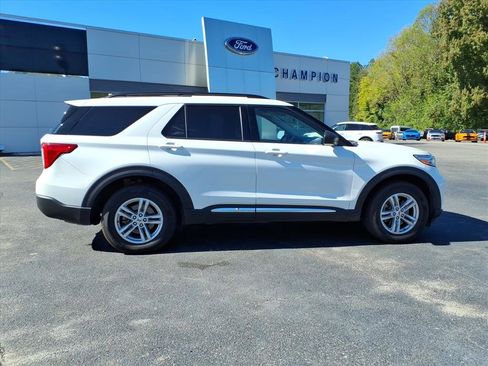 Used 2023 Ford Explorer XLT w/ Equipment Group 202A image 27